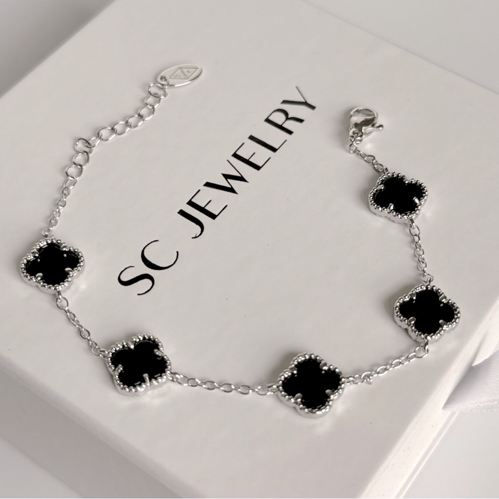Petite Clover Bracelet Black Onyx Silver Tone Chain 62$